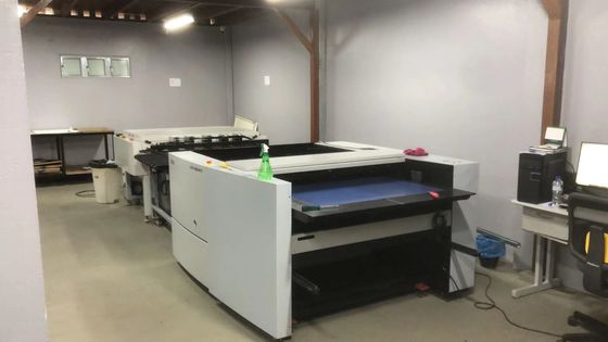 220V Tegangan Standar 2020 Tahun Mesin Pembuatan Plat Termal Dimensi Fisik 2300*1255*1200mm Pengulangan Plat ± 5 μm