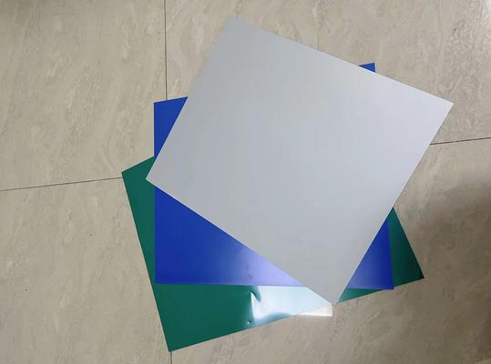 Plat cetak tanpa proses dengan lebar kumparan maksimum 1350 mm dan waktu produksi 22-25s untuk 100.000-200.000 cetakan